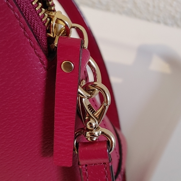 Red satchel purse - Picture 5 of 10